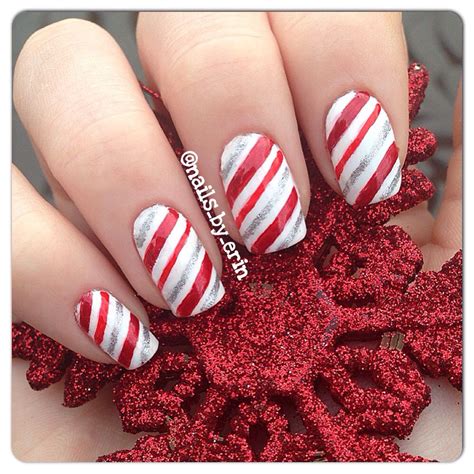 10 Insanely Popular Candy Cane Nail Designs