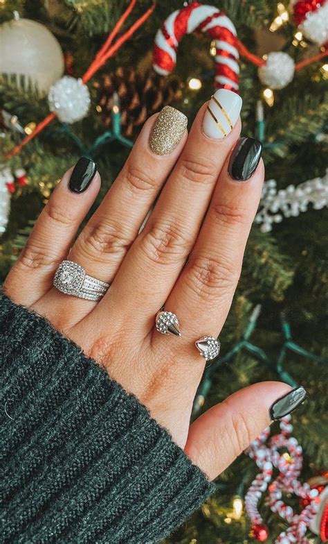 Get Ready for the Hottest Holiday Manicures of the Season