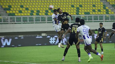 Persib vs Dewa United