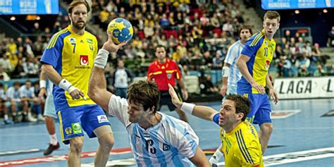 Handball kicker