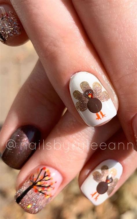 Faux Glitter Turkey Nails