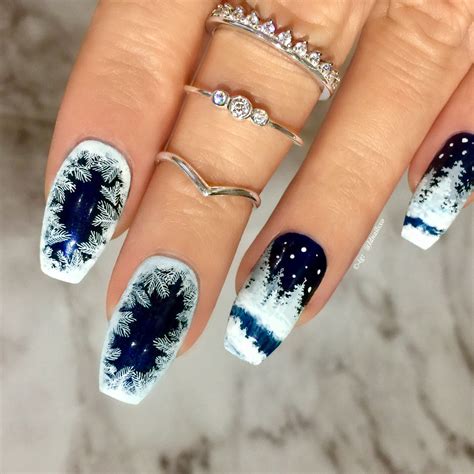 Golden Frost: Captivating Nail Art Ideas