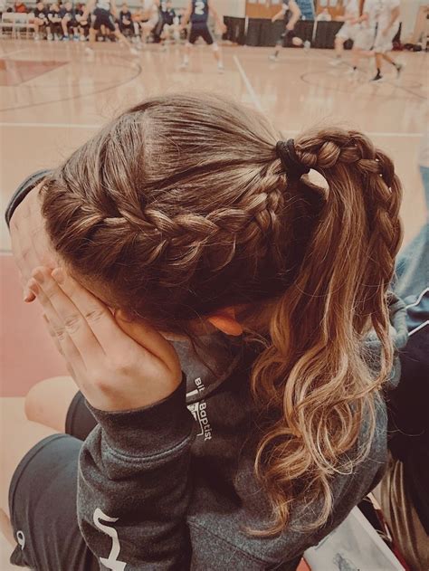 The Braided Headband: A Basketball Hairstyle for a Regal Look